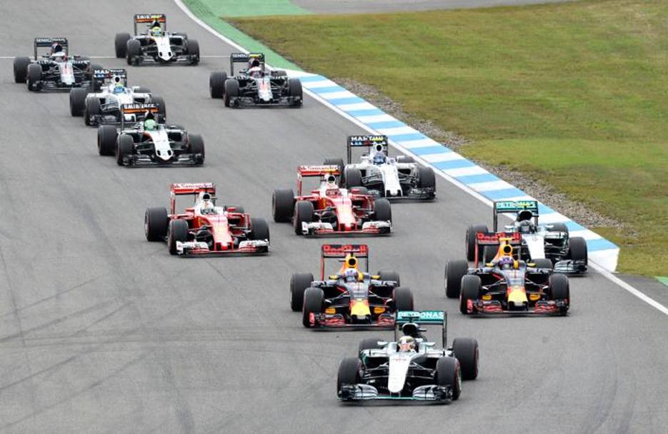 La partenza sull’Hockenheimring: Hamilton, Ricciardo e Verstappen superano Rosberg in pole. Afp